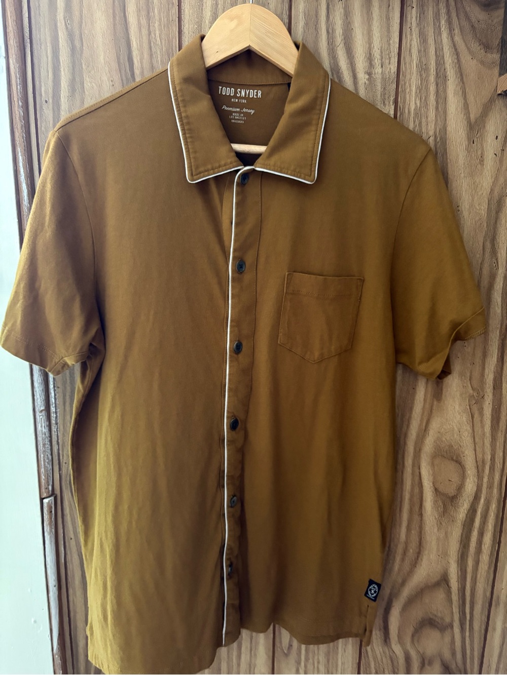 Todd Snyder Men’s Mustard Short-Sleeve Button-Down with Contrast Piping